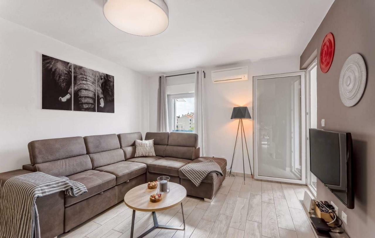 Apartment Rubix Пула Екстериор снимка