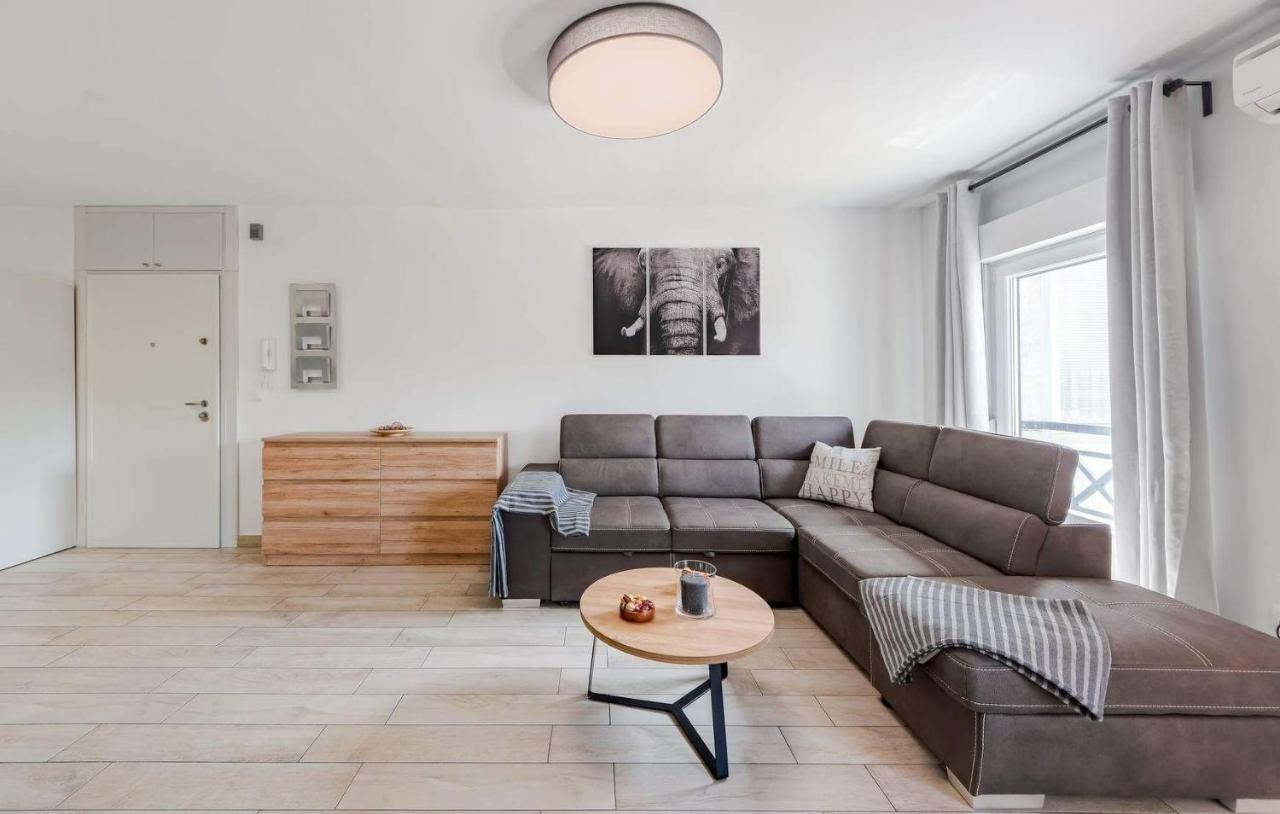 Apartment Rubix Пула Екстериор снимка